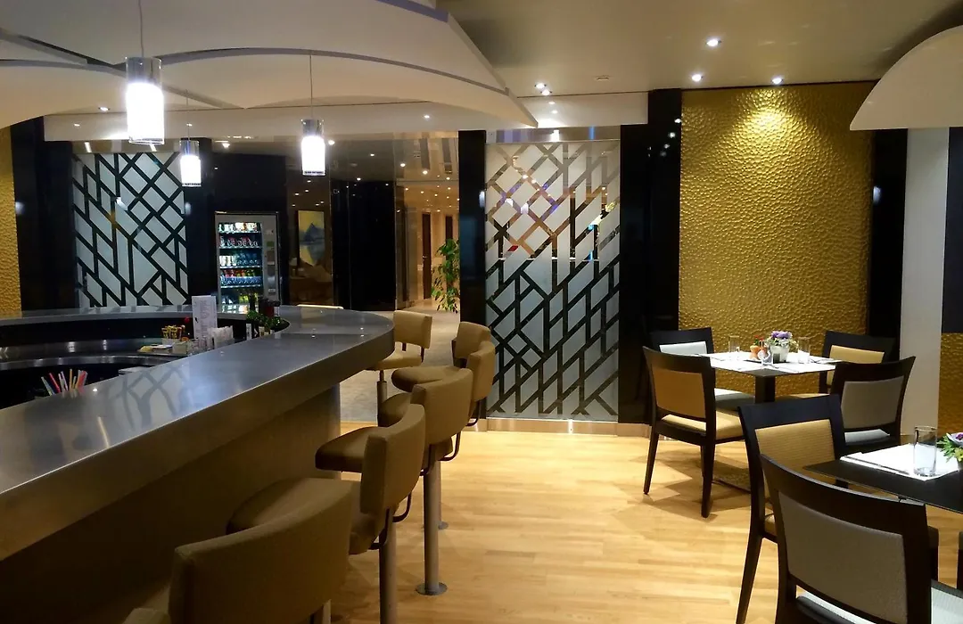 Nash Suites Airport Hotel-1